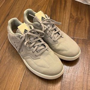 CLOSET CLEAR OUT $15
Adidas Stealth Grey and tan sneakers size 9